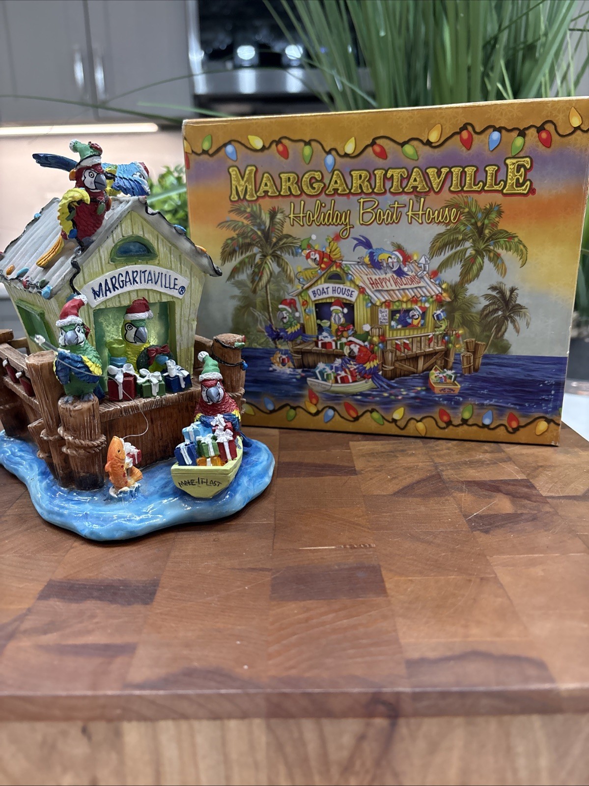 Rare Margaritaville Holiday Boat House Light Up Christmas Village Parrots Box
