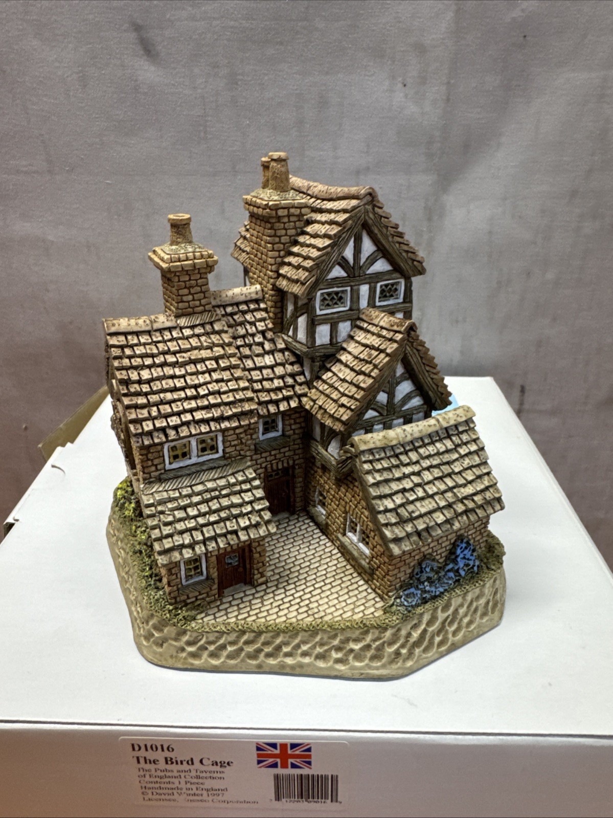 17-8 Vintage 1997 David Winter Cottages ‘The Bird Cage’ w/Orig Box & COA