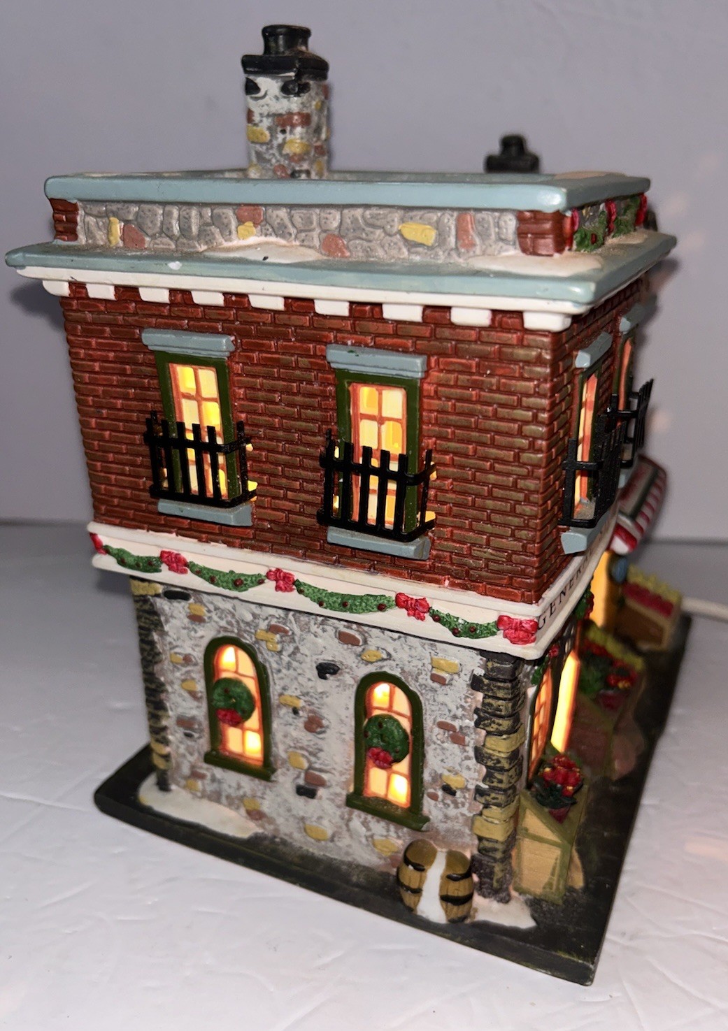 St. Nicholas Square Village Vintage 2000 General Store Farmers Market Lighted