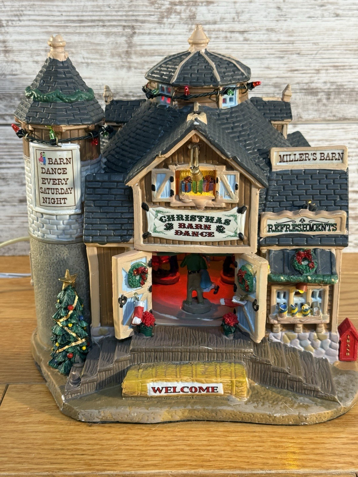 LEMAX “Christmas Barn Dance” 2010 Lighted Musical Motion WORKS PERFECTLY *Read
