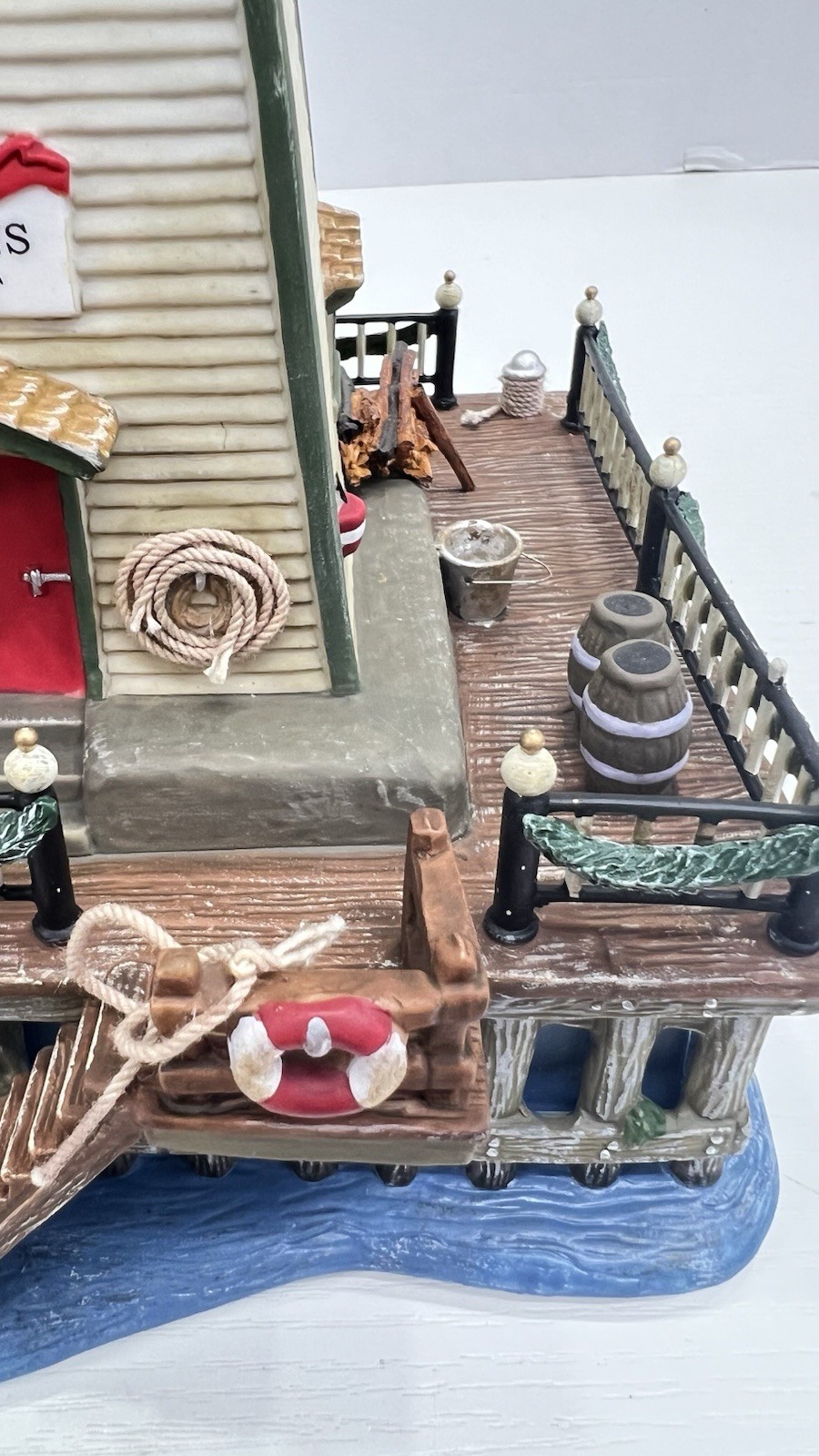 Dept 56 Dickens Village Series Lighthouse Queens Port 58714 Retired 2003