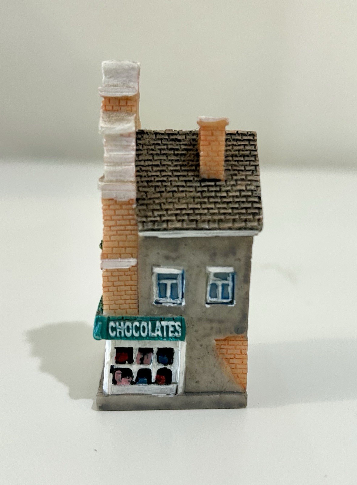 5 Miniature Buildings figurines Stores collectibles Christmas village scene