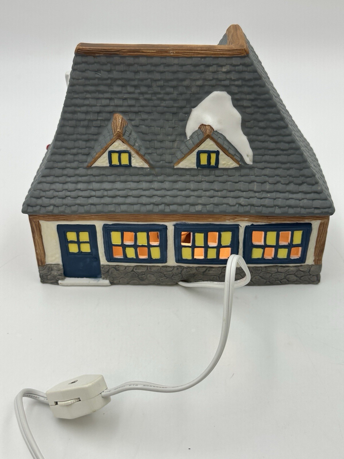 Vintage 1997 Christmas Village Coca Cola “Mrs Murphys Chowder House” EUC W/Box