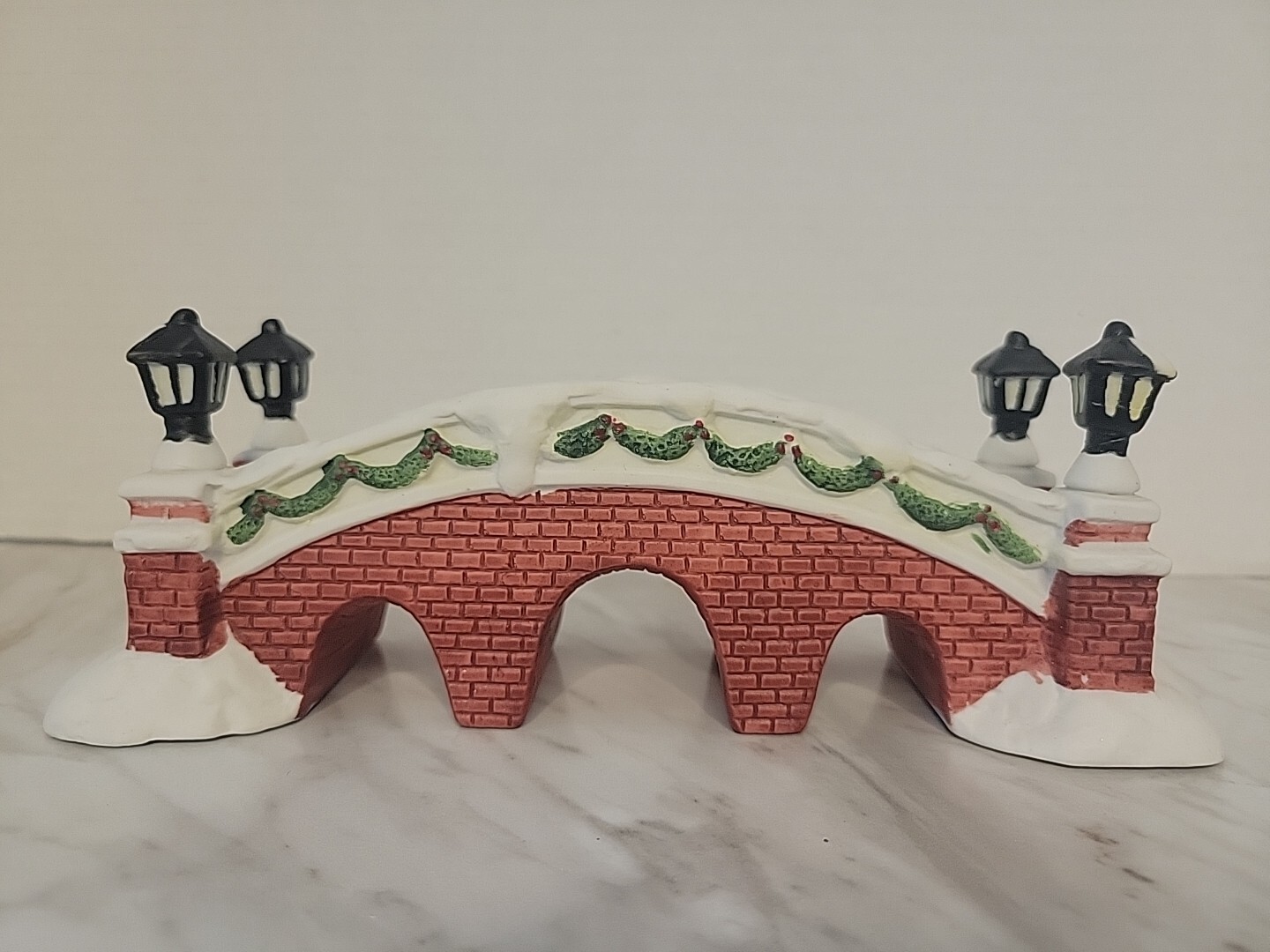 1990 Dickensville Christmas Village Collectables 8″ Porcelain Bridge Taiwan