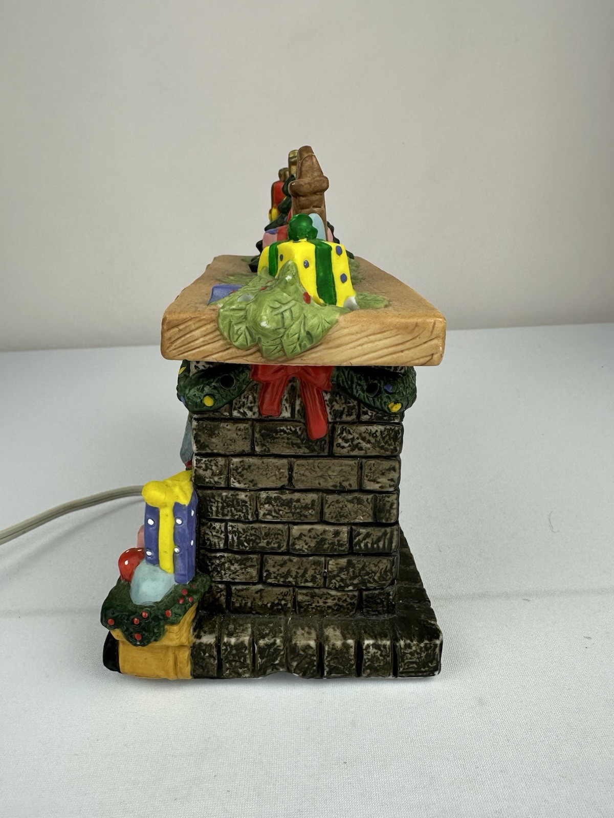 Brinns Lighted Ceramic Holiday Fireplace “Christmas Eve” Village Figurine