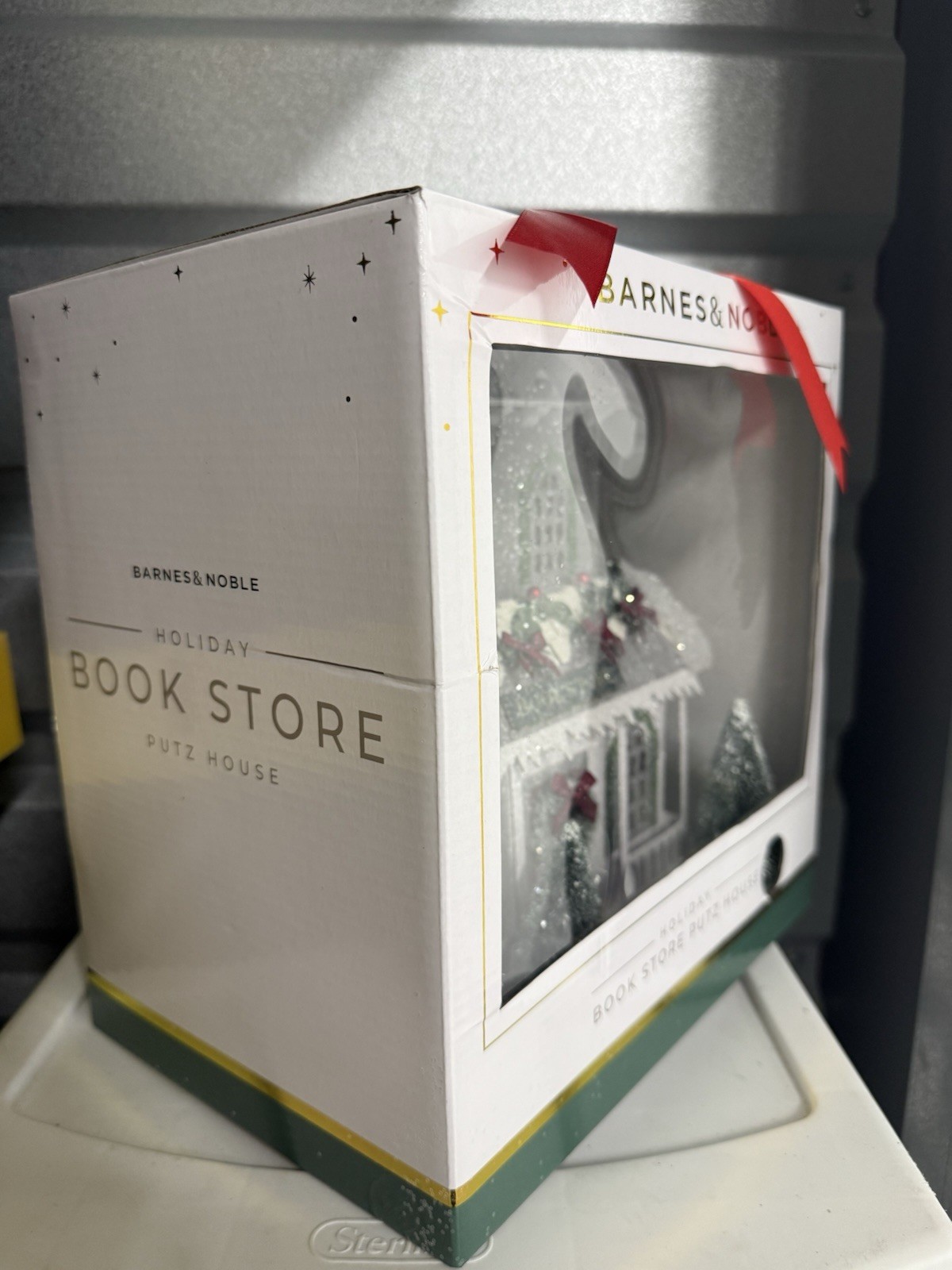 Barnes and Noble Lighted Large Christmas Putz Book Store House NIB