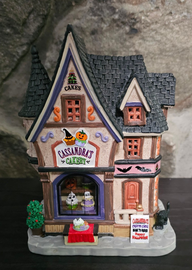 Cassandra’s Cakery Lemax Spooky Town 2019 Retired
