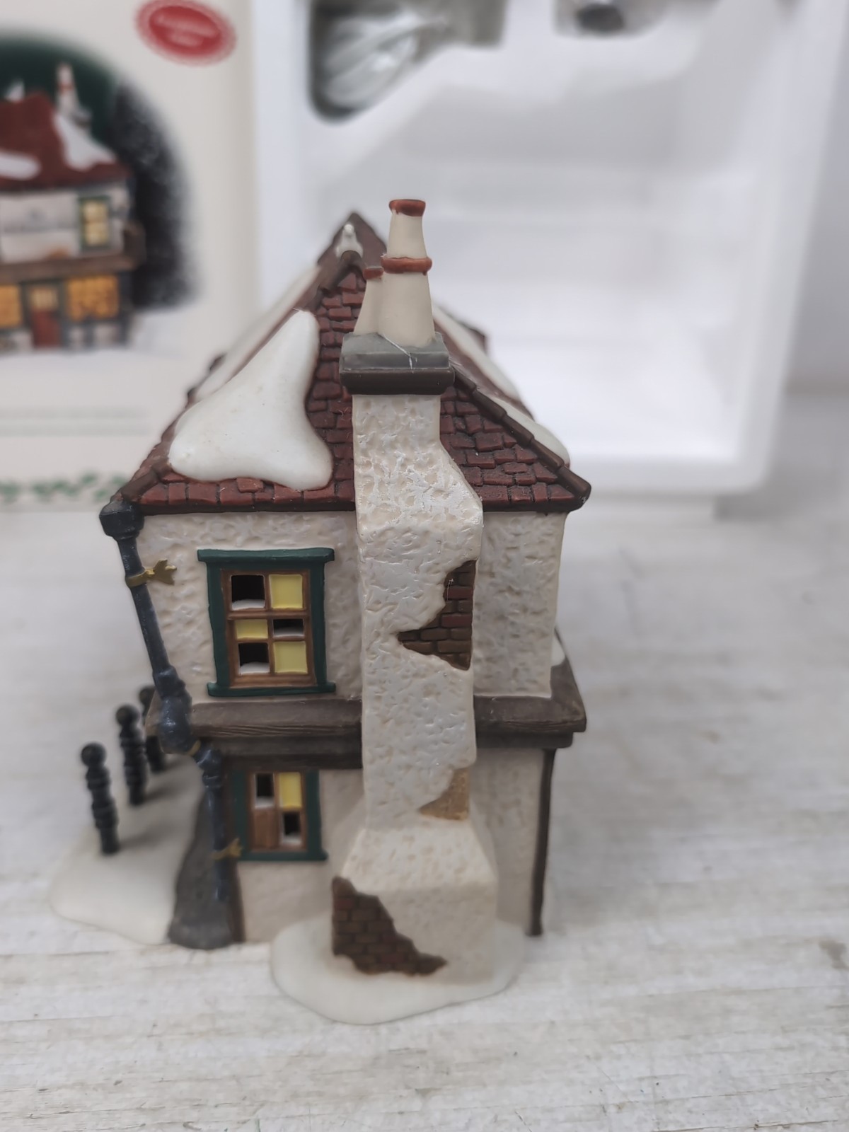 Brand New Dept 56 Dickens Village Christmas Village Old Curiosity Shop #56-58482