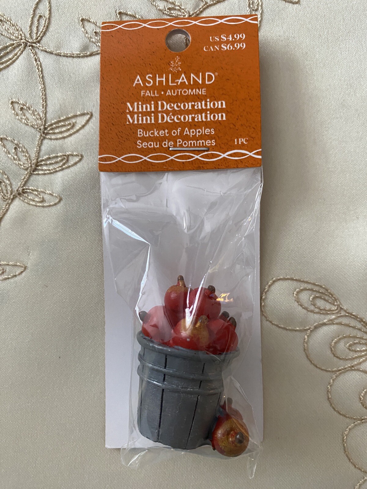 ASHLAND HALLOWEEN MINIATURES BUCKET OF APPLES ~ NEW IN PKG FALL THANKSGIVING