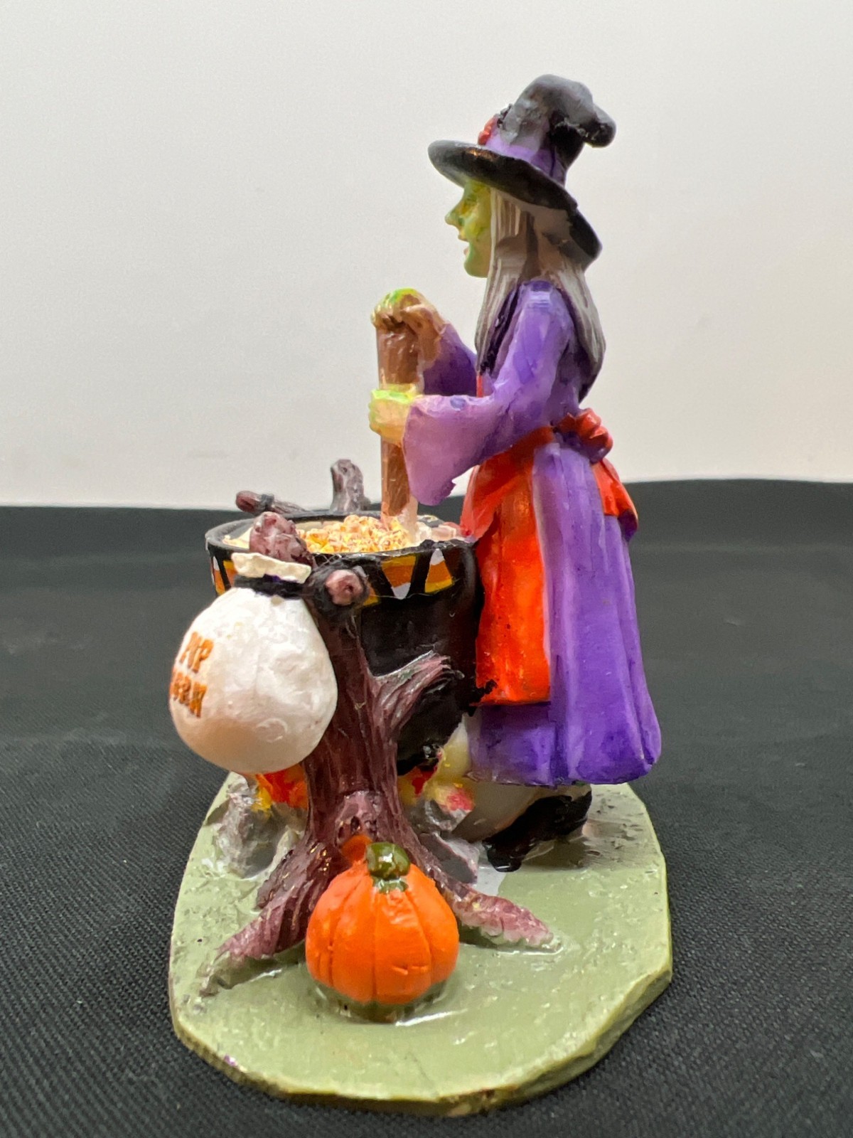 Lemax Spooky Town 2012 Cauldron Corn Witch Halloween Village Figurine Decor