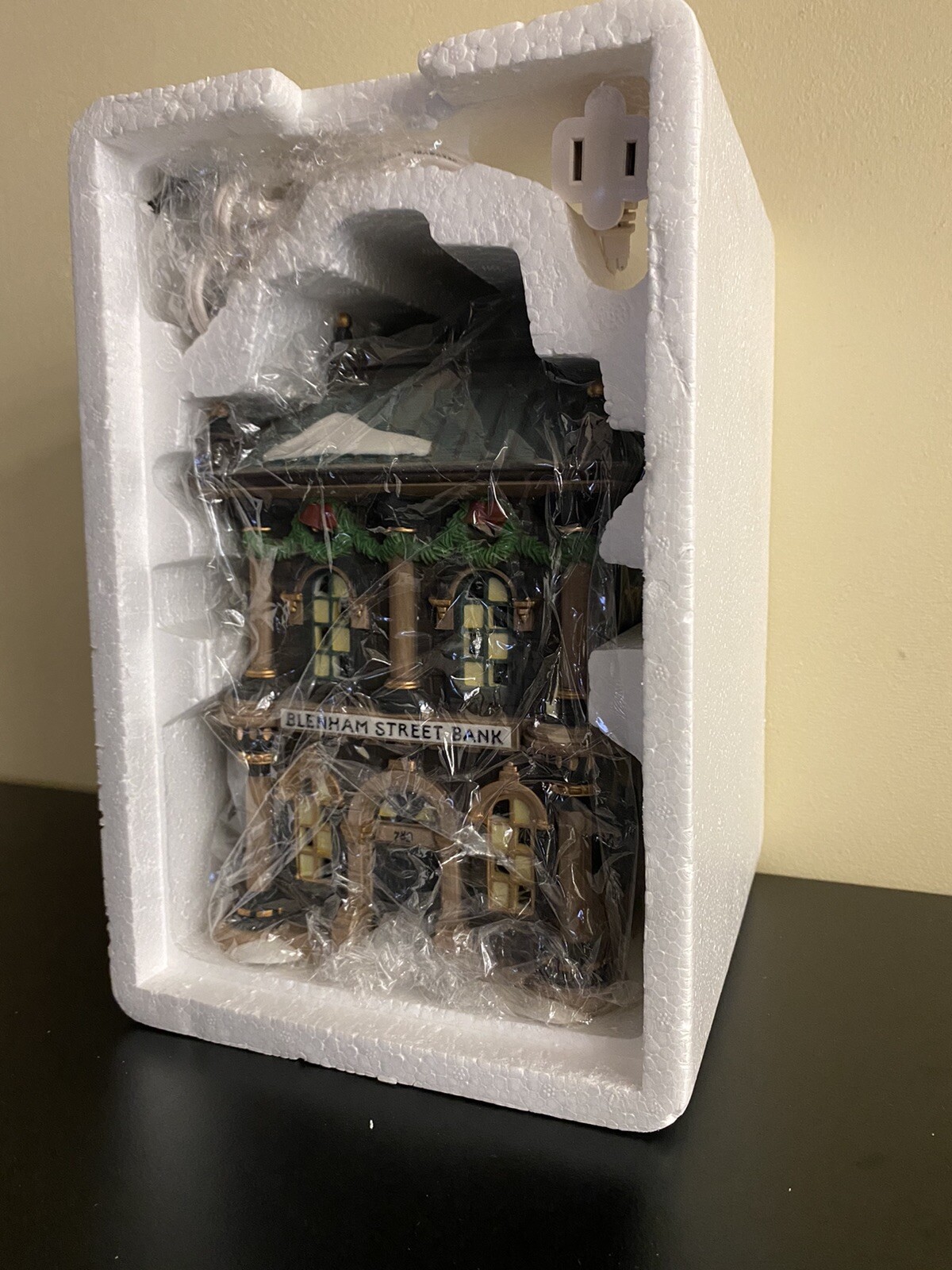 Dept. 56 Dickens Village Series Blenham Street Bank #58330