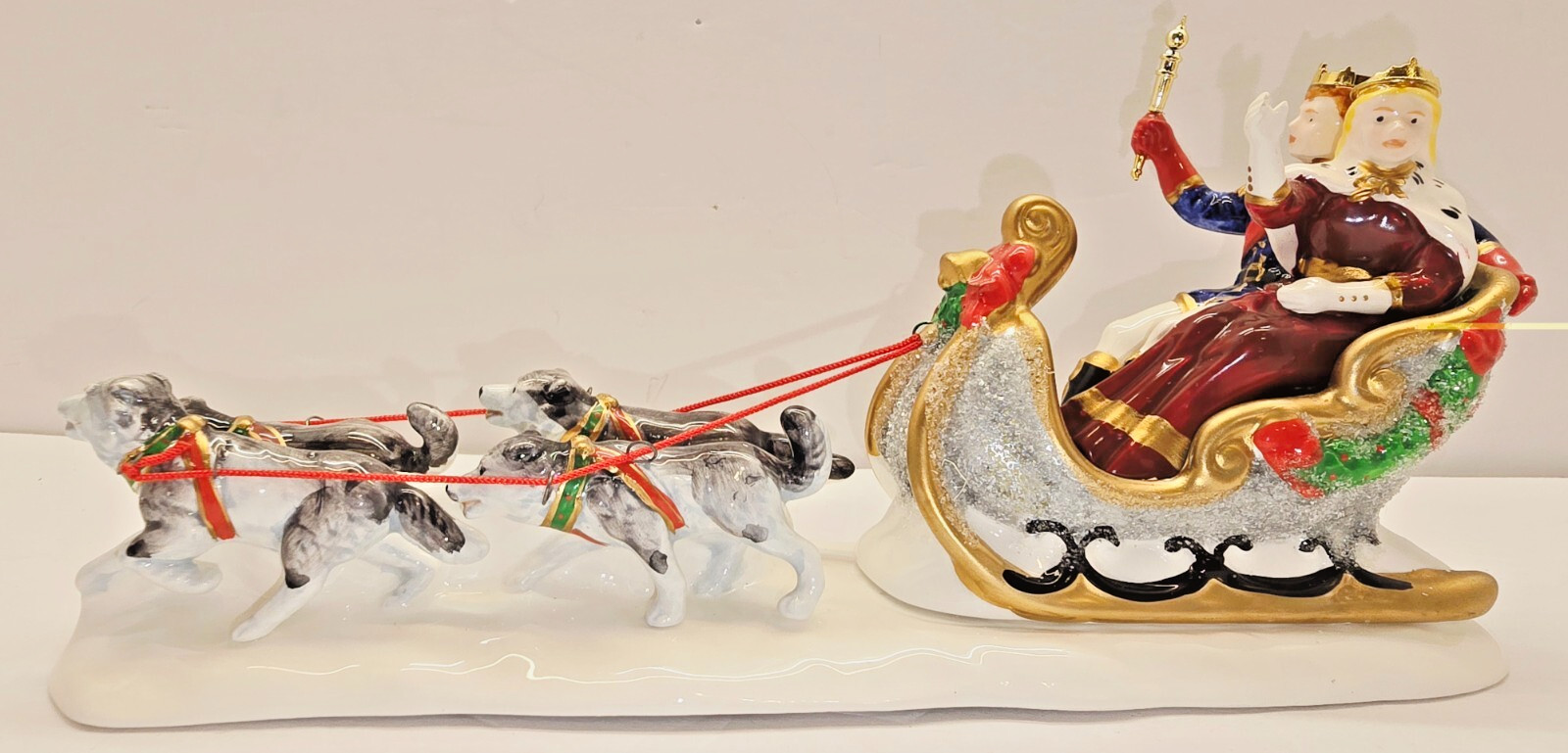 Dept 56 OSV #54869 “Snow Carnival King & Queen” Accessory