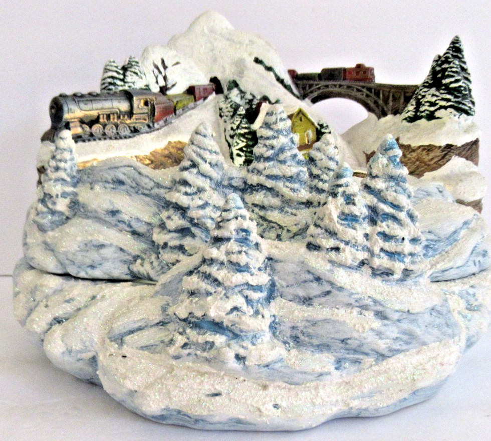 TAMPA BAY MOLD “LIGHTED 3-PIECE MOUNTAIN / TRAIN” ~ ** (8.5″ TALL) ** RARE !!!