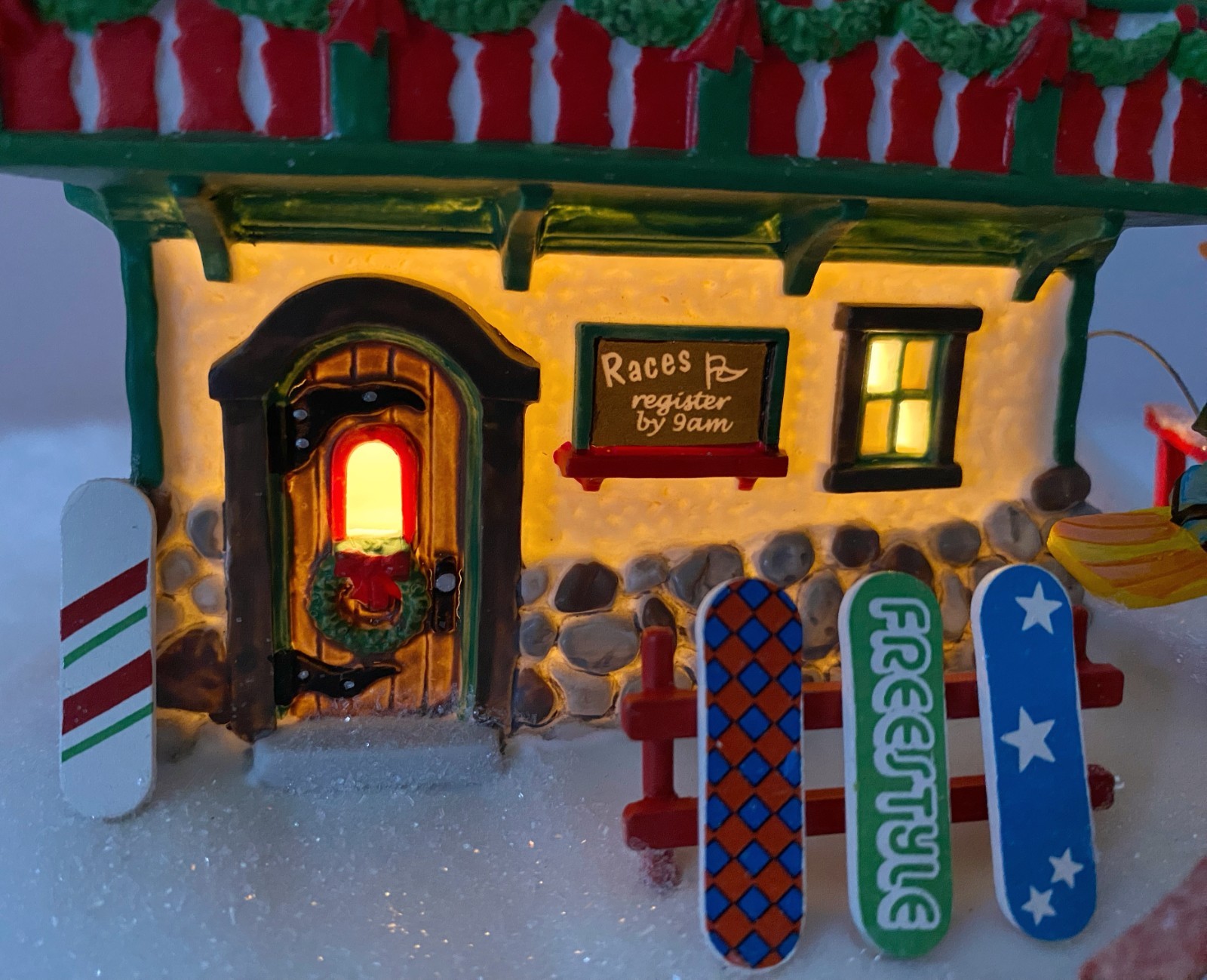 Dept 56 Nollie & Ollie’s Custom Snowboards 805546 North Pole Series w/Box