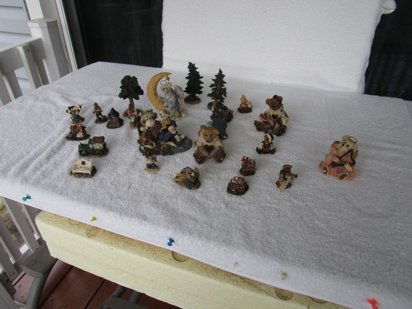 Boyds Town Village Collection~ Lot of 24~ Bears & Trees Figurines Plus Friends!!