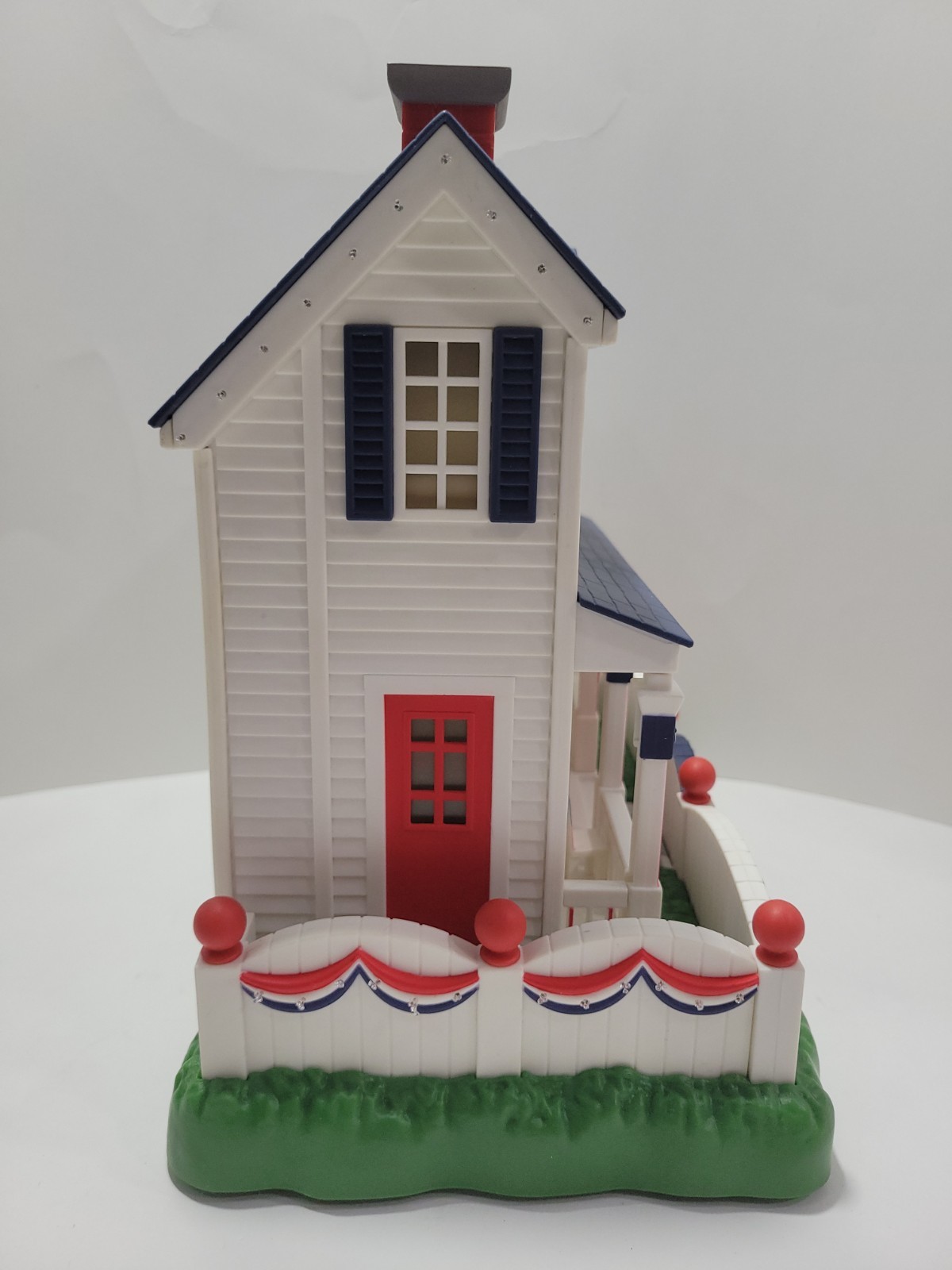 Avon 4th of July Patriotic Lighted American House