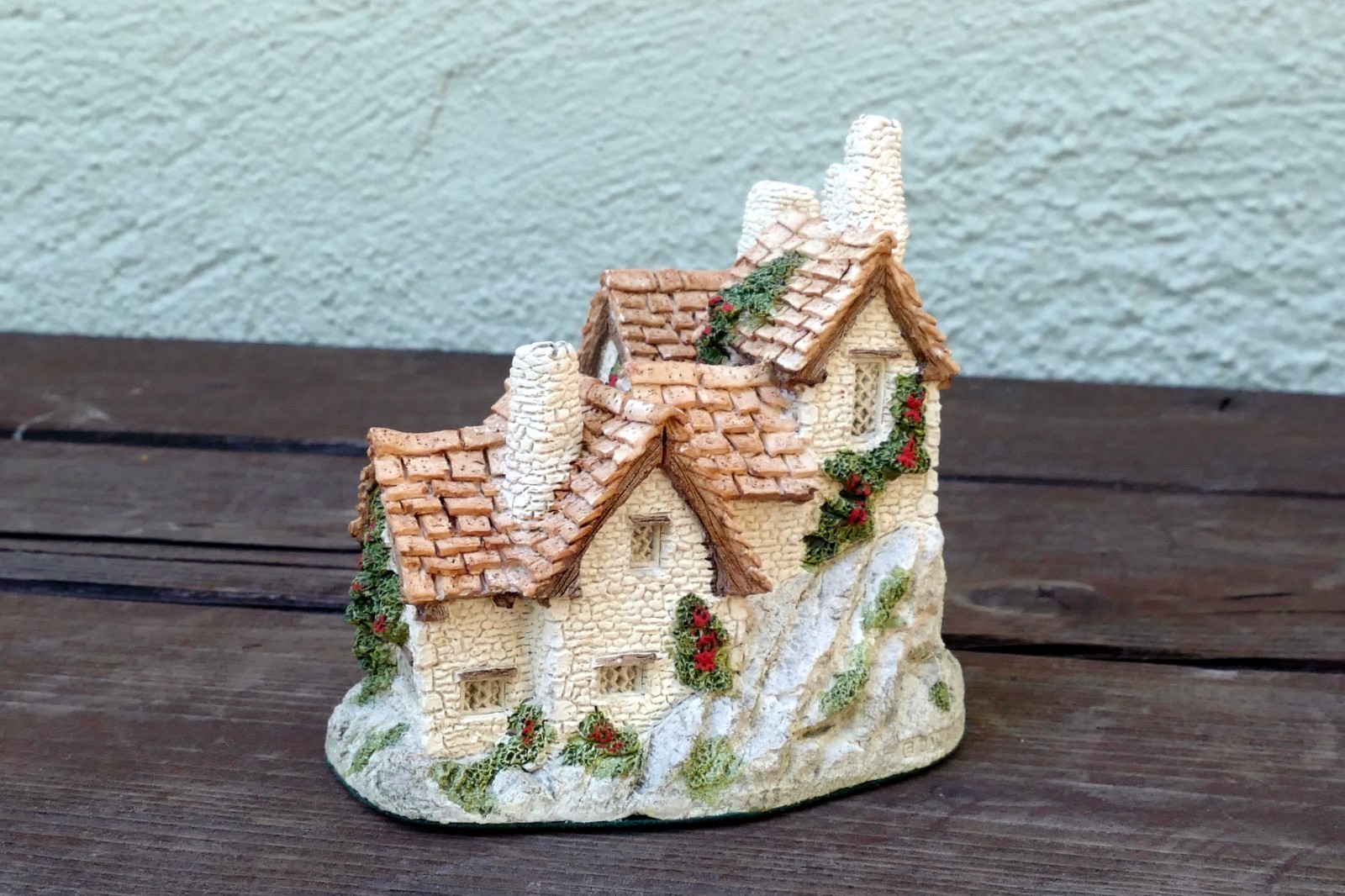 David Winters Cottages Green Dragon Pub 1983 hand painted UK Great Britain