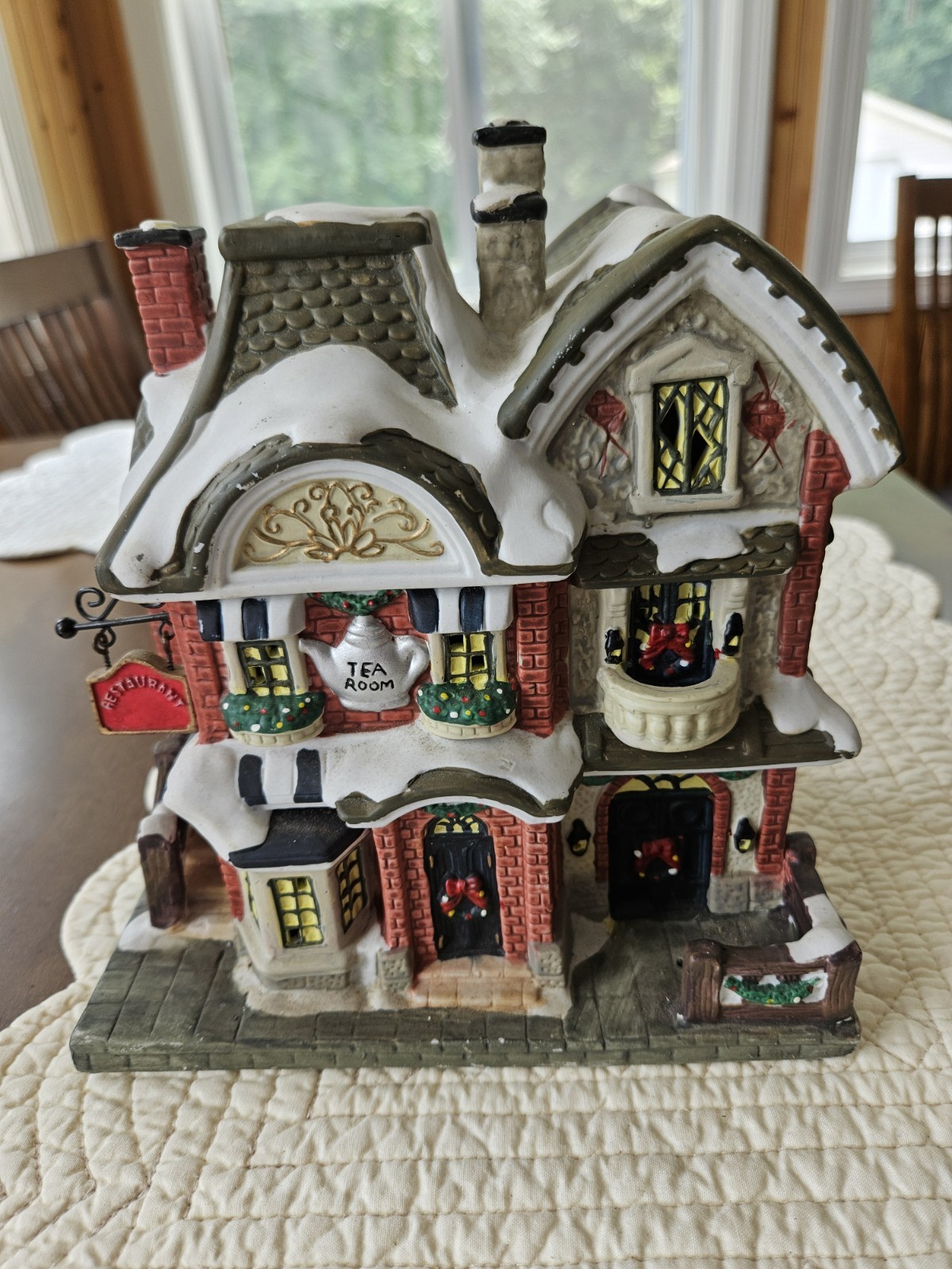 Dept. 56 Vintage Tea Room ’99 Grandeur Noel 6″x8″x9″.