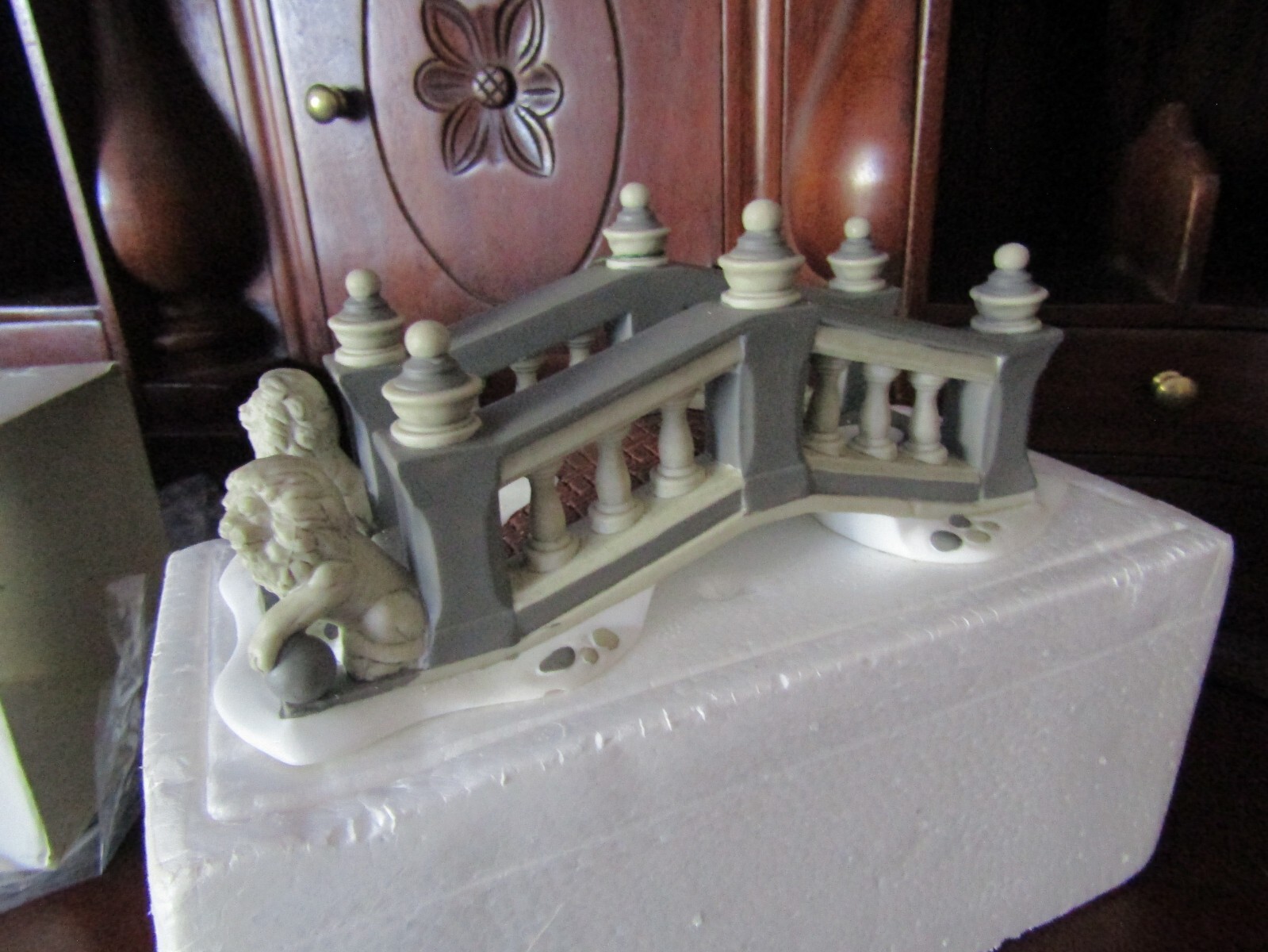 Department 56 The Heritage Village Collection Porcelain”Lionhead Bridge” #5864-5