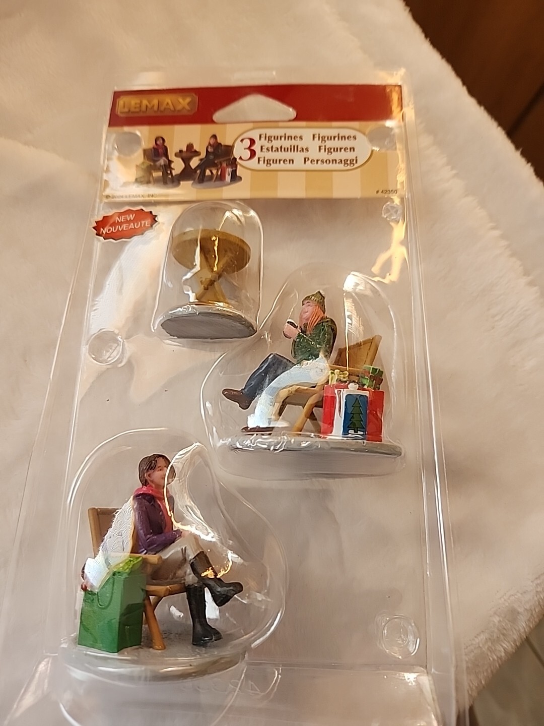 NEW Lemax Village Cross Product – Christmas Shopping Break Figurine, Set of 3