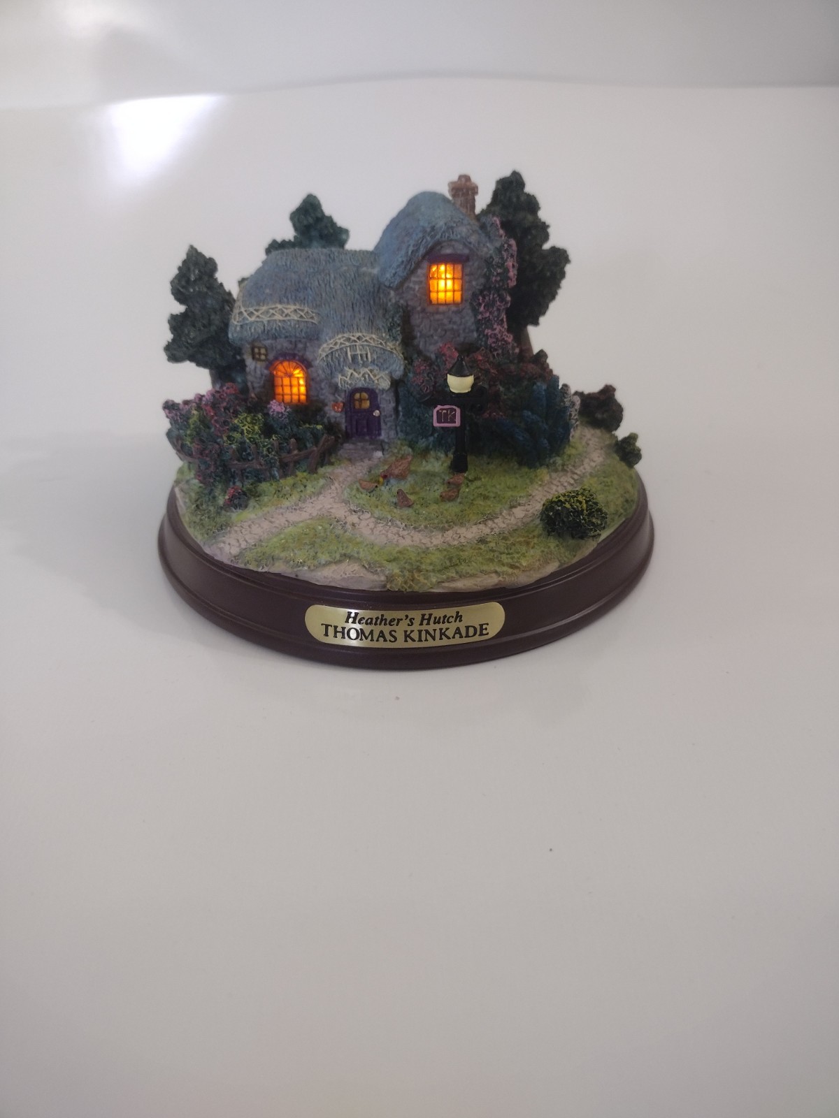 Thomas Kinkade Heather’s Hutch Lighted Cottage Figurine AA Battery 4.5″