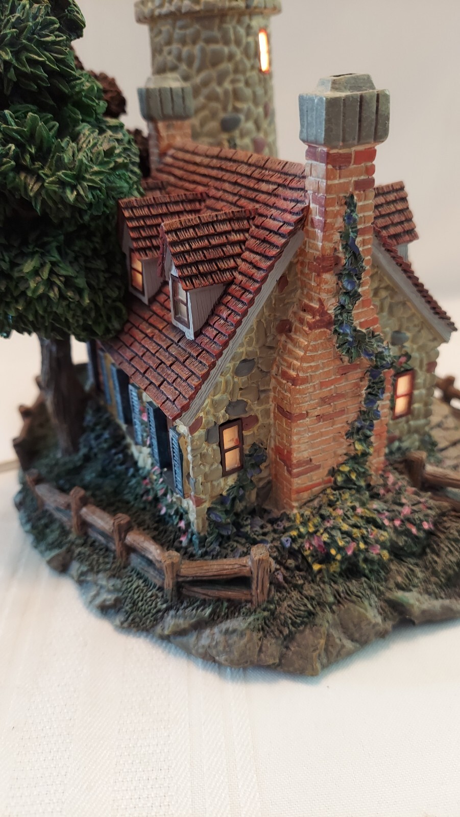 Vntg 2000 Hawthorne Village THOMAS KINKADE GUIDING POINT LIGHTHOUSE (U19)