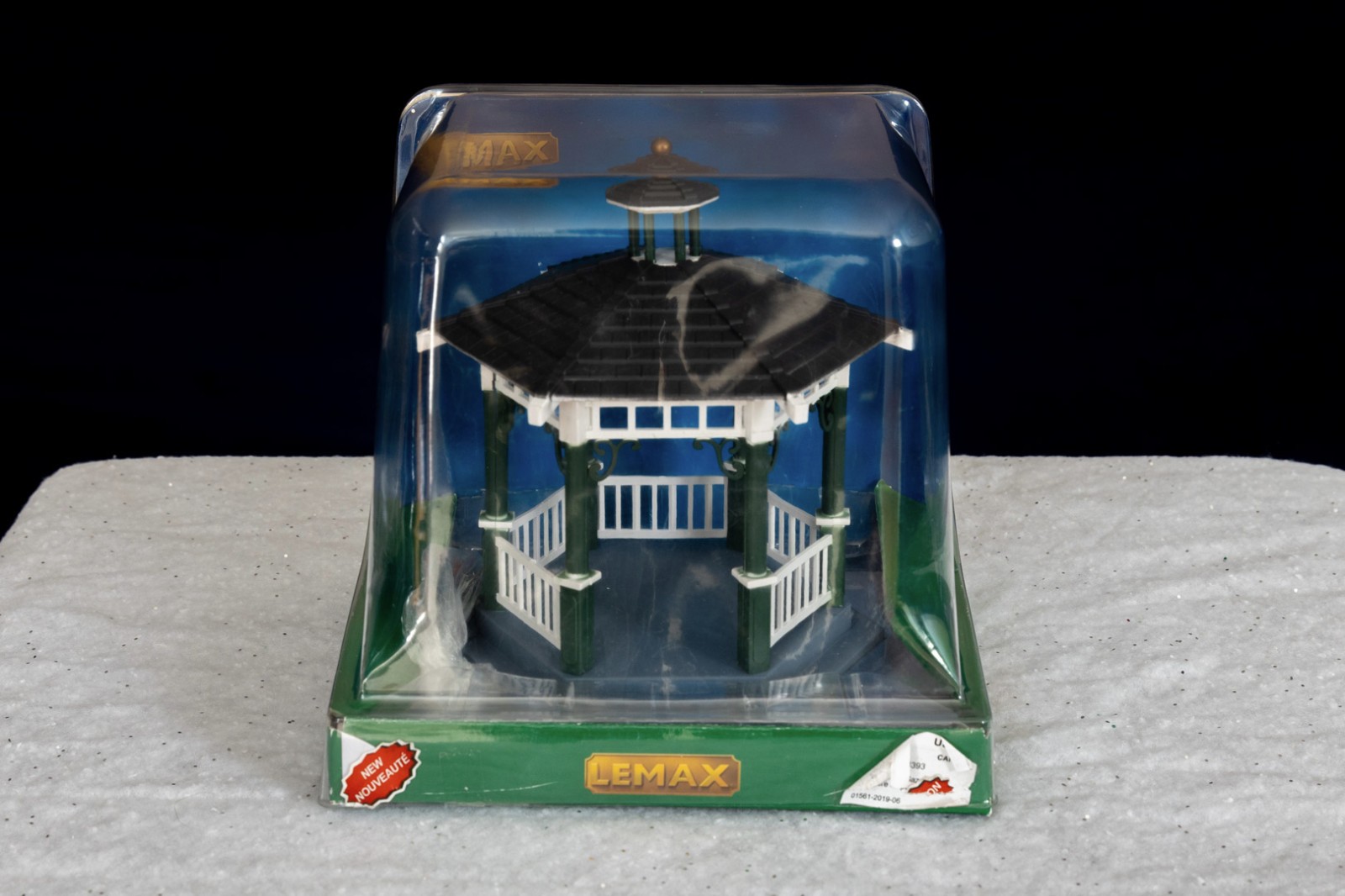 LEMAX – Victorian Park Gazebo – Table Accent – #83369