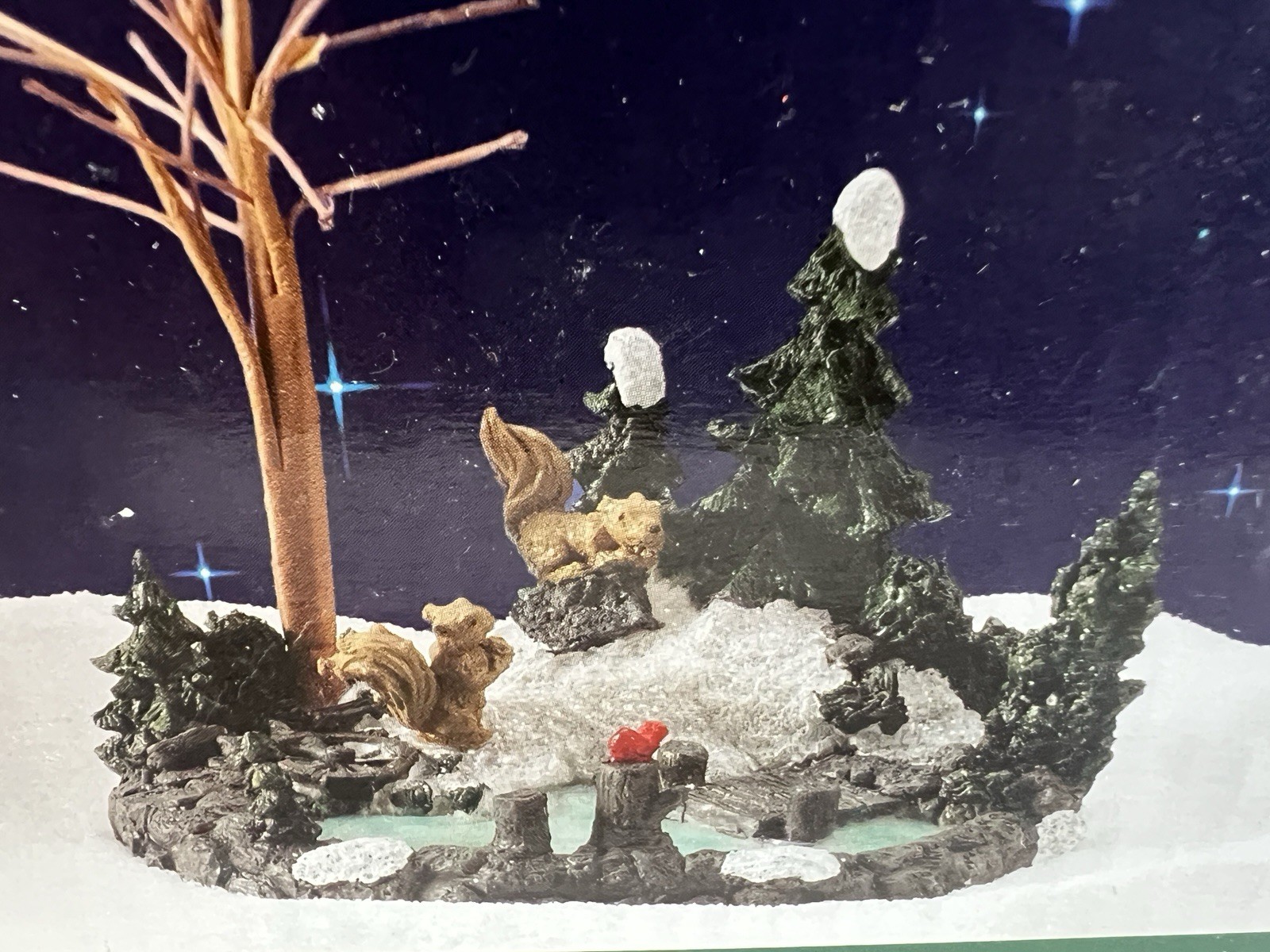 Holiday Inspirations Towne Series Squirrels & Tree House Accessory NIB
