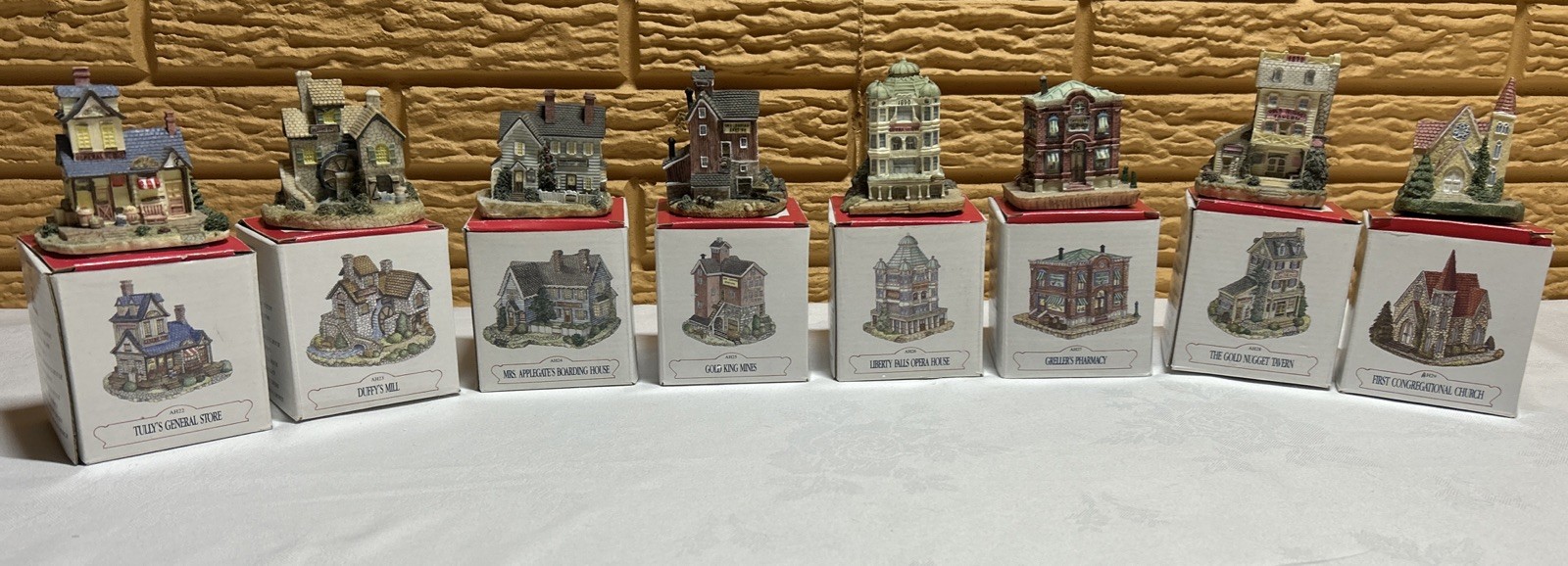 The Liberty Falls Collection AH22-AH29 Opera House, Pharmacy, Tavern = 8 READ
