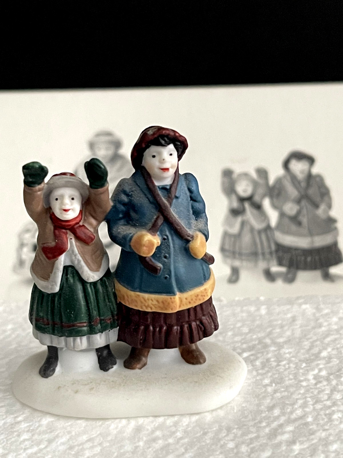 Dept 56 Heritage Village The Bird Seller Set Of 3 Porcelain Figurines in Box