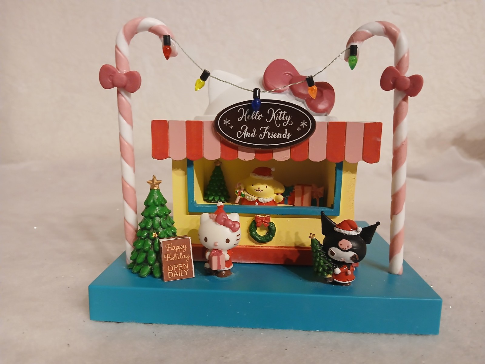 HELLO KITTY & FRIENDS LIGHTED CHRISTMAS VILLAGE HOUSE DISPLAY – XMAS DECOR