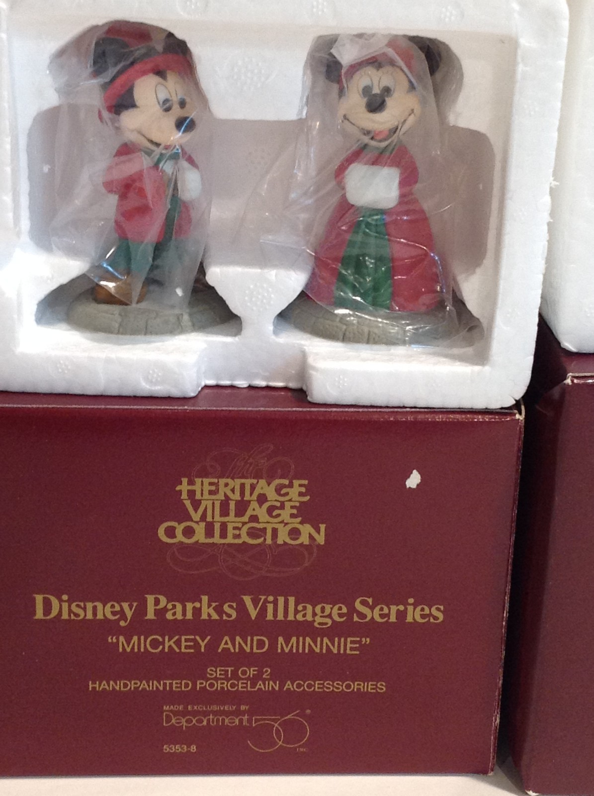 Dept 56 Disney Parks Heritage Village Mickey & Minnie, Balloon Seller, Family