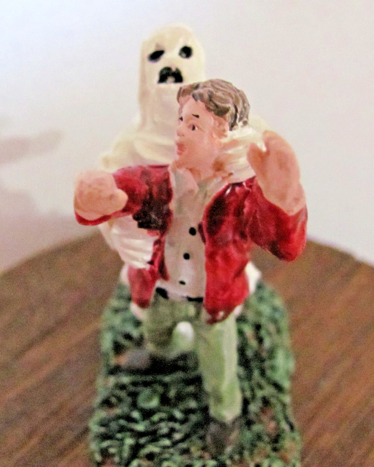 Lemax Spooky Town Figurine – Ghost Grasps Victim #42206