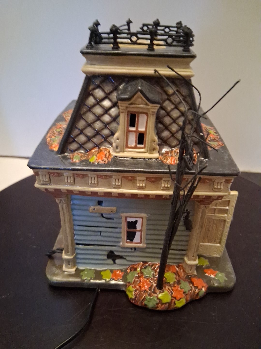 Vintage Department 56 Grimsly’s Garage Snow Village Halloween Works 2005. Nice