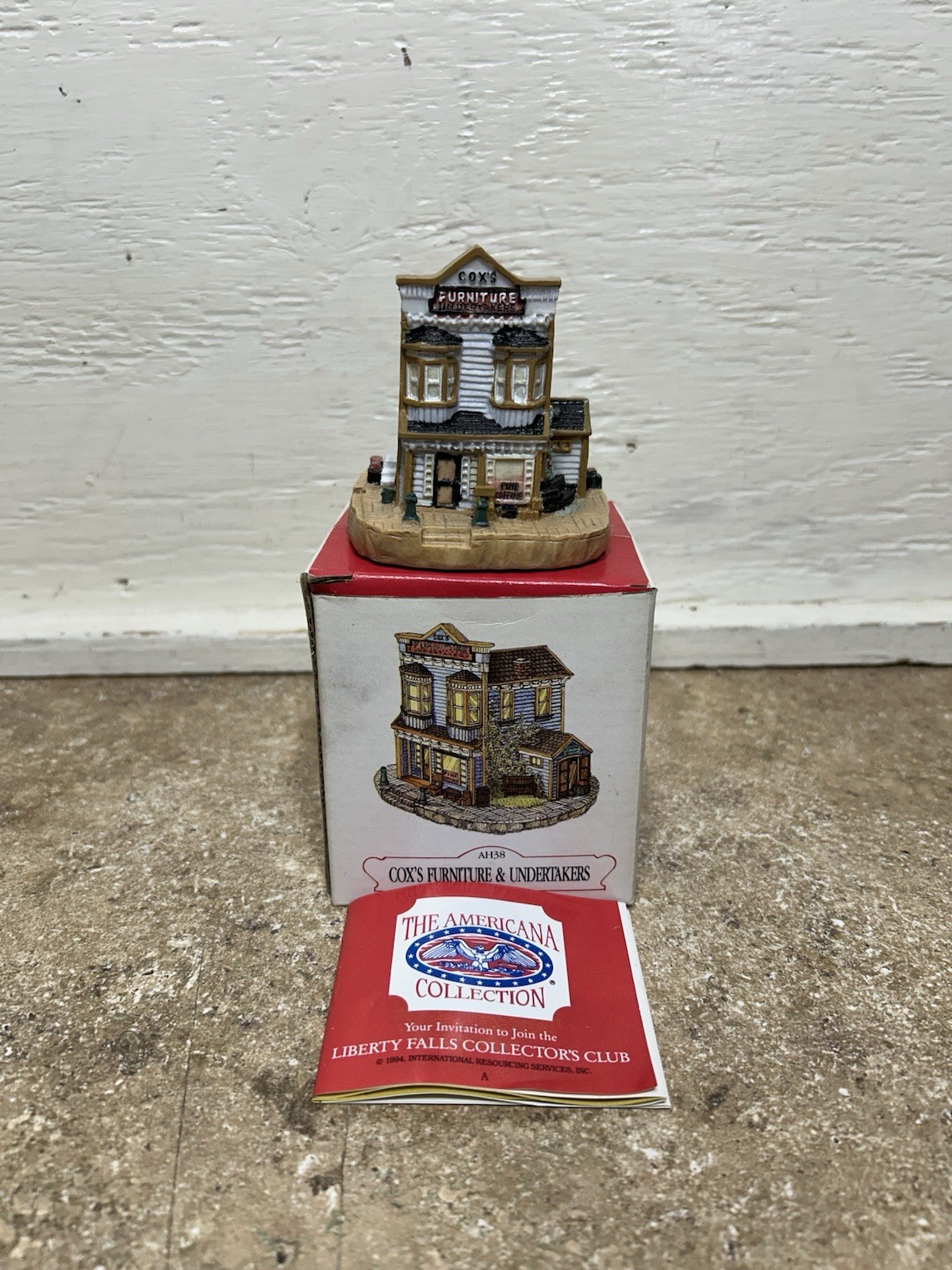 Liberty Falls Cox’s Furniture & Undertakers Shop Americana Collection AH38 1993