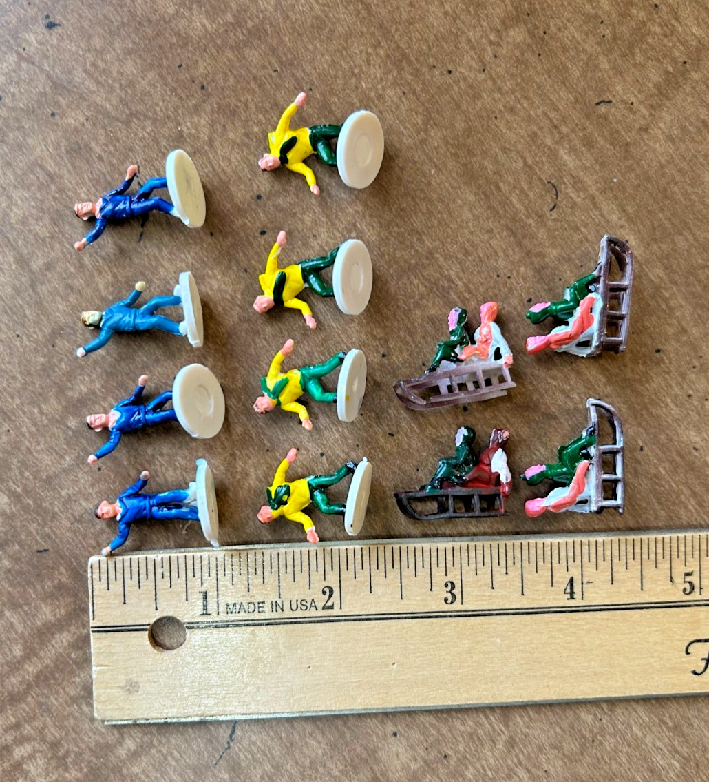 22 VINTAGE MINIATURE VILLAGE PEOPLE FIGURES – WINTER SKATING SLEDDING – DIORAMA
