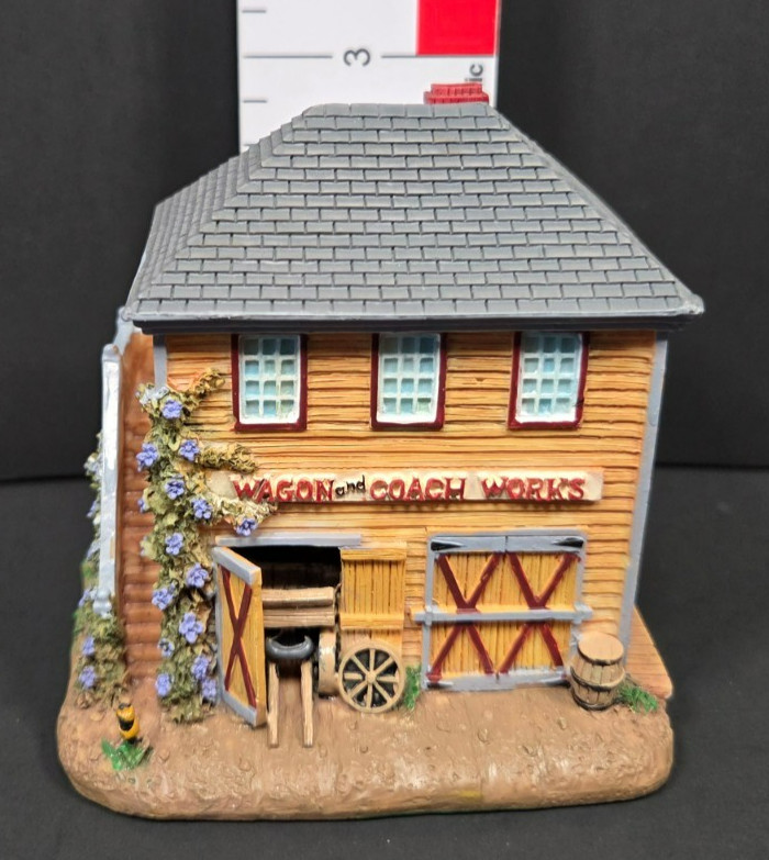 Liberty Falls American Collection NOS Coach & Wagon Works AH231 2001 Village Box
