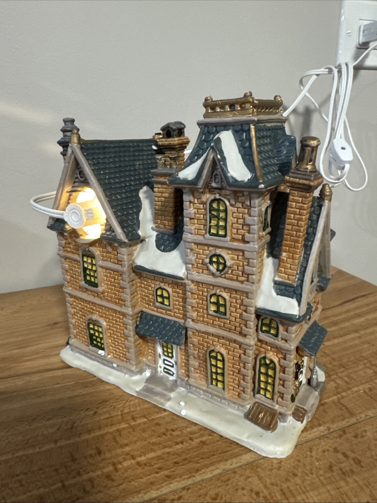 2004 Lemax Enchanted Forest Park View Grade School Christmas House