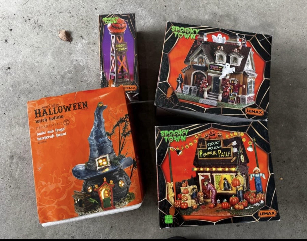 Lemax Spooky Town Halloween Village Lot of 4 Painted Resin Buildings Multicolor