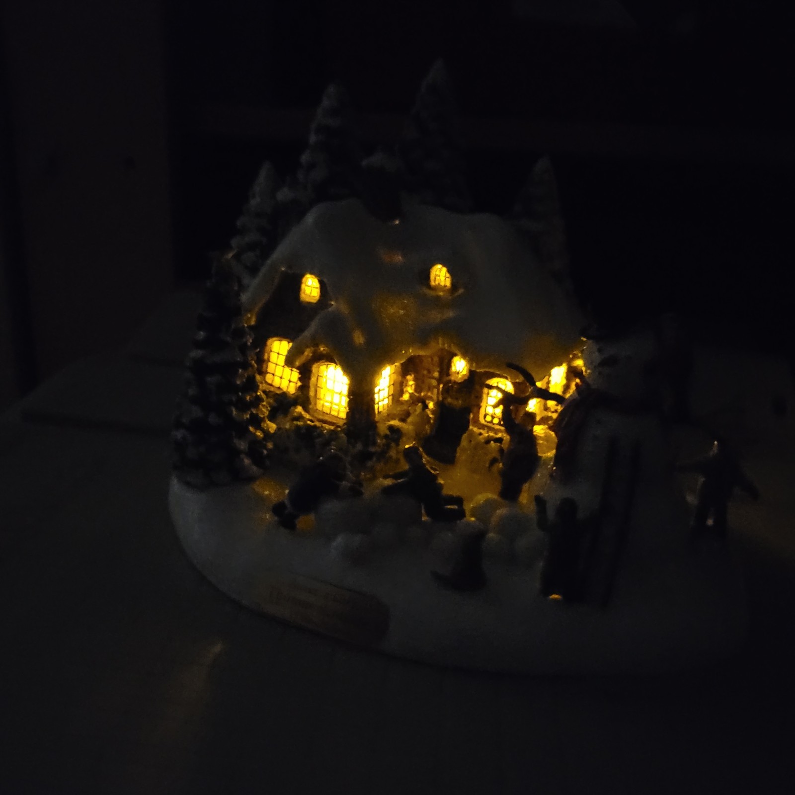 *Thomas Kinkade Painter Of Light Everett’s Cottage Lights Christmas Village FLAW