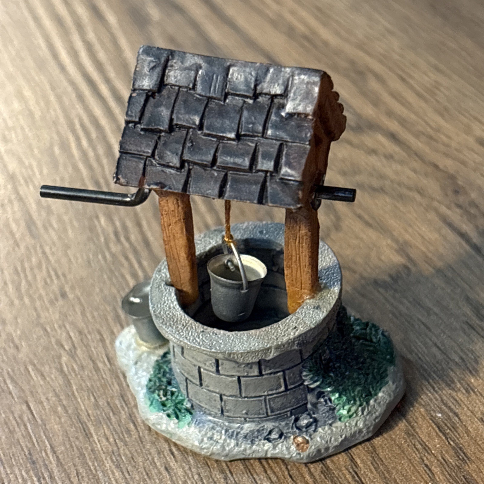 Lemax Christmas Village Town Wishing Well little buckets figurine 1999 #34894