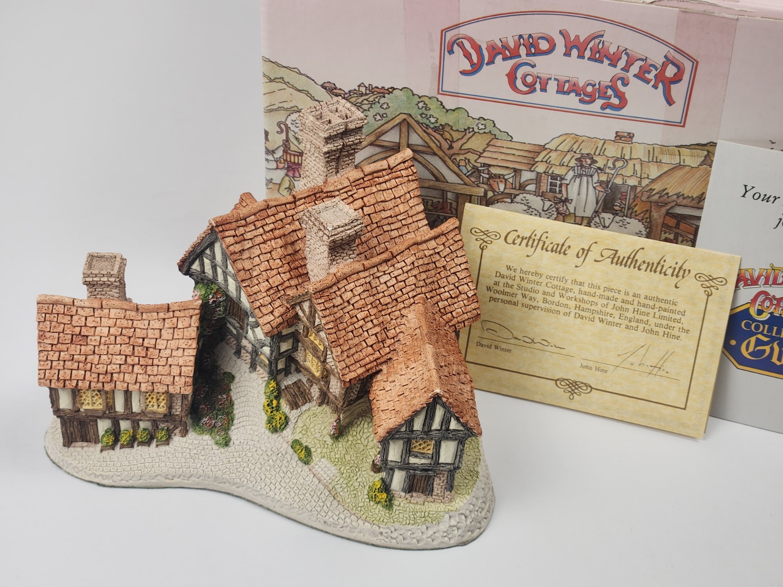 David Winter Cottages – Stratford House (1981) with Box and COA
