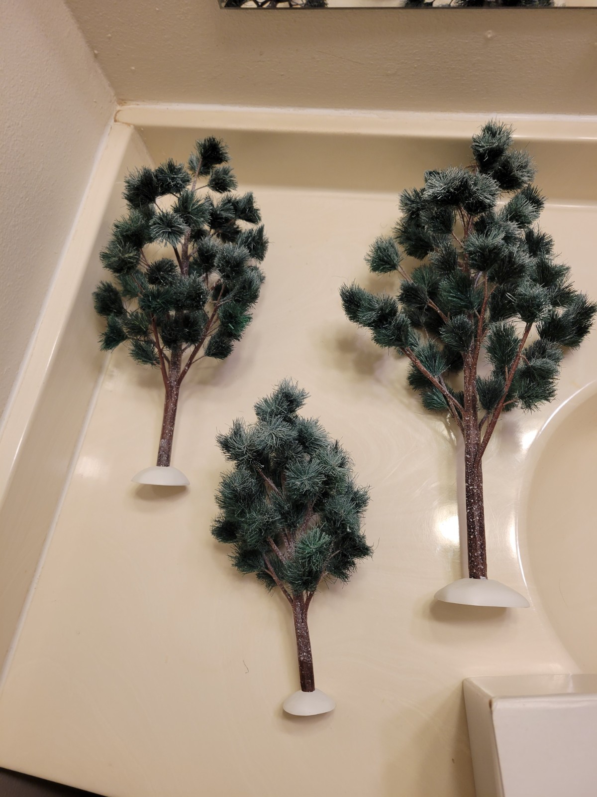 DEPARTMENT 56 “VILLAGE JACK PINES” / SET of 3 / 9″, 12″ & 15″ / #52622