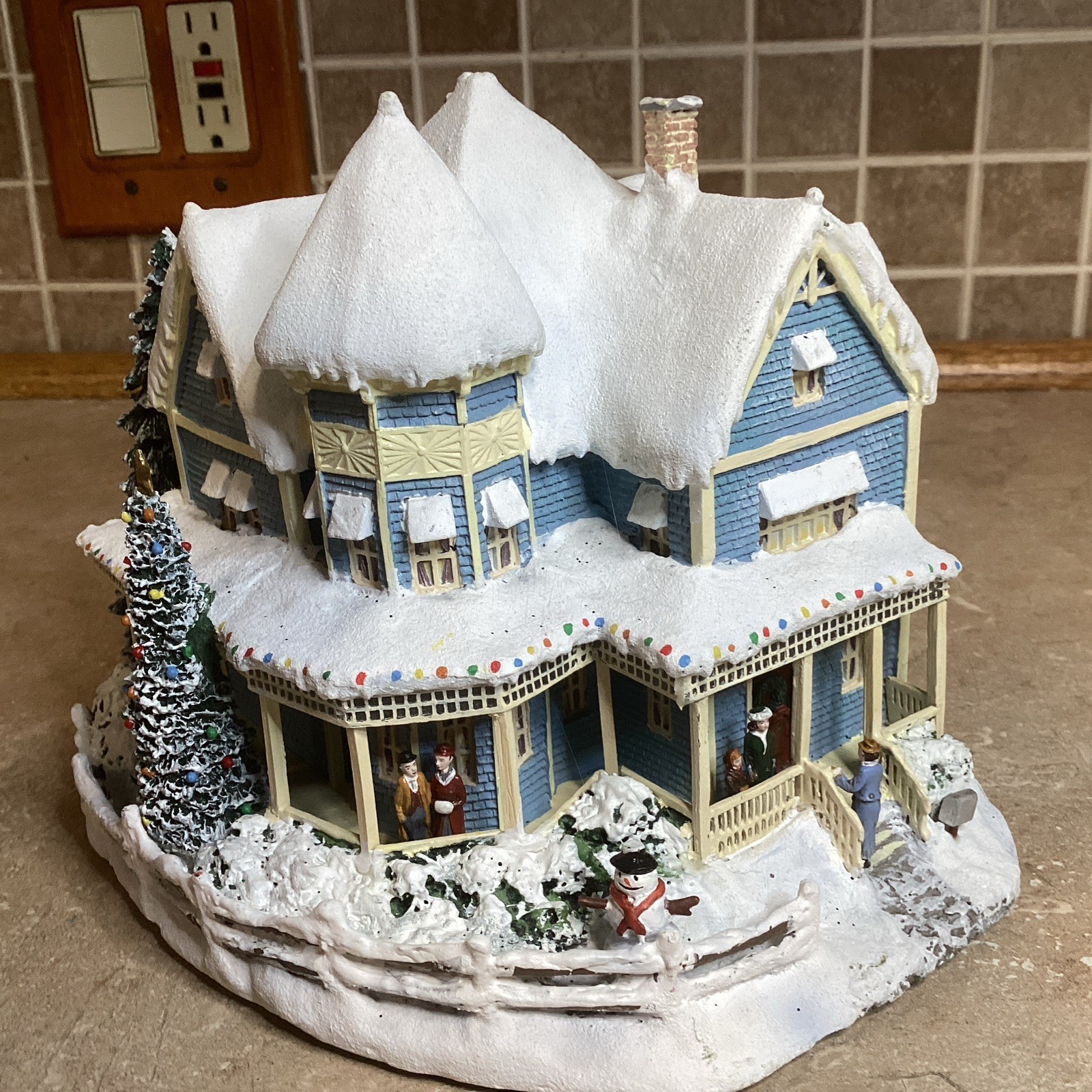 Thomas Kinkade Hawthorne Village- Holiday Bed And Breakfast – W/ Light-EUC