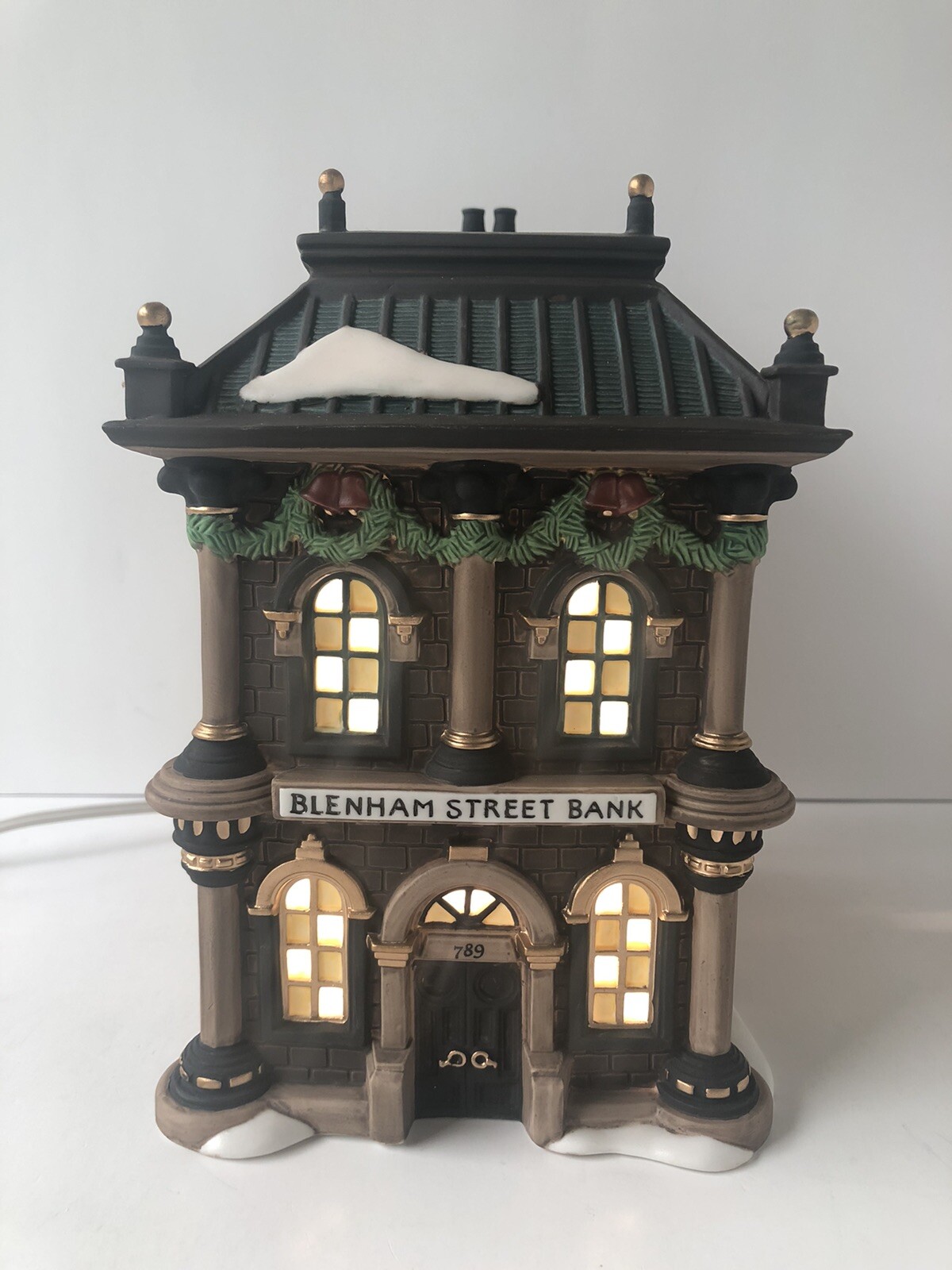 Dept. 56 Dickens Village 1995 “Blenham Street Bank” #58330 Lighted Christmas