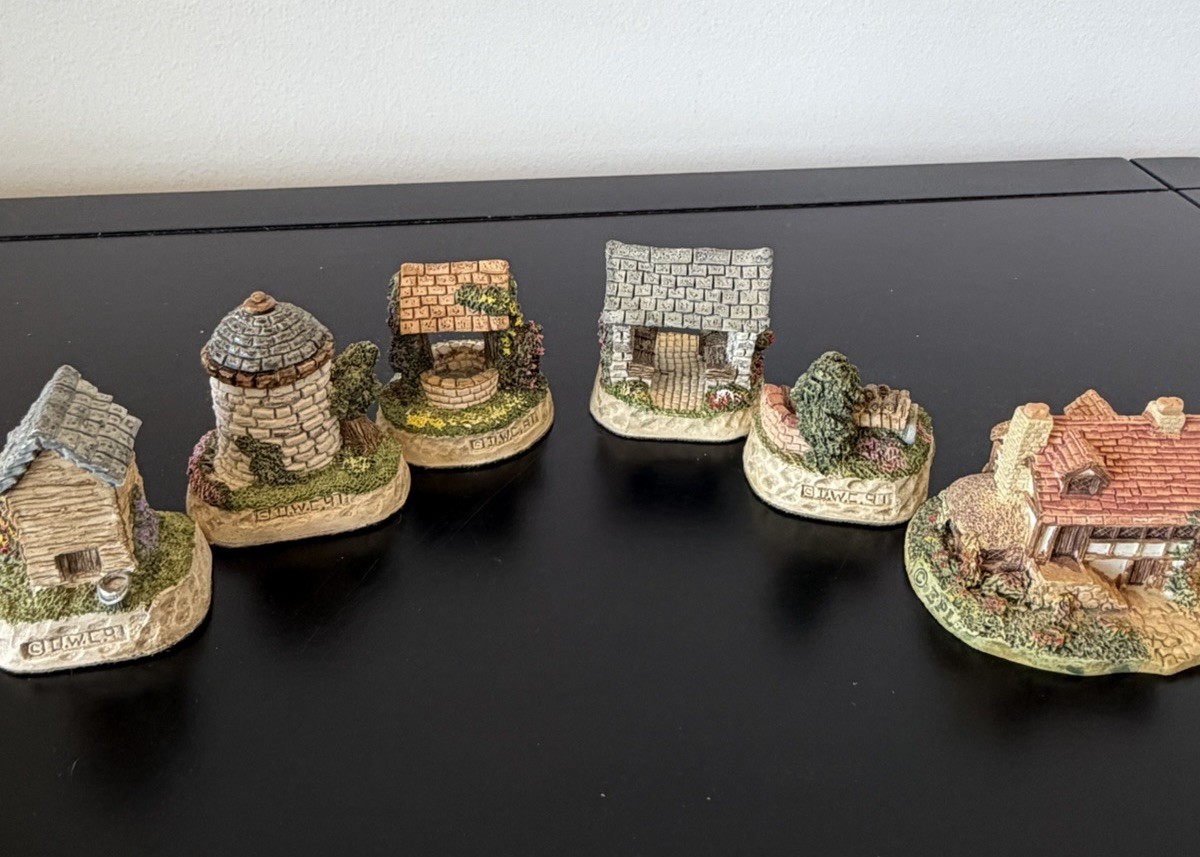 Vtg 1980-90s Lot of 17 DAVID WINTER COTTAGES Handmade GREAT BRITAIN Hand Painted