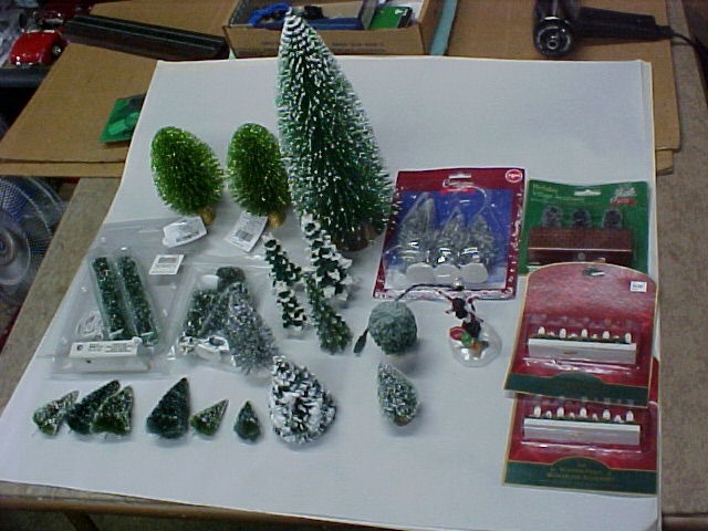 YULE RITE Holiday Village Accessories – Christmas Trees / Light up Stuff