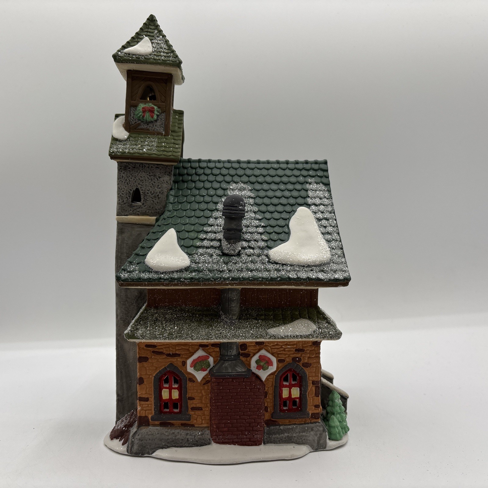 Department 56 1993 Vintage HVC North Pole Series North Pole Chapel 5626-0 Retire