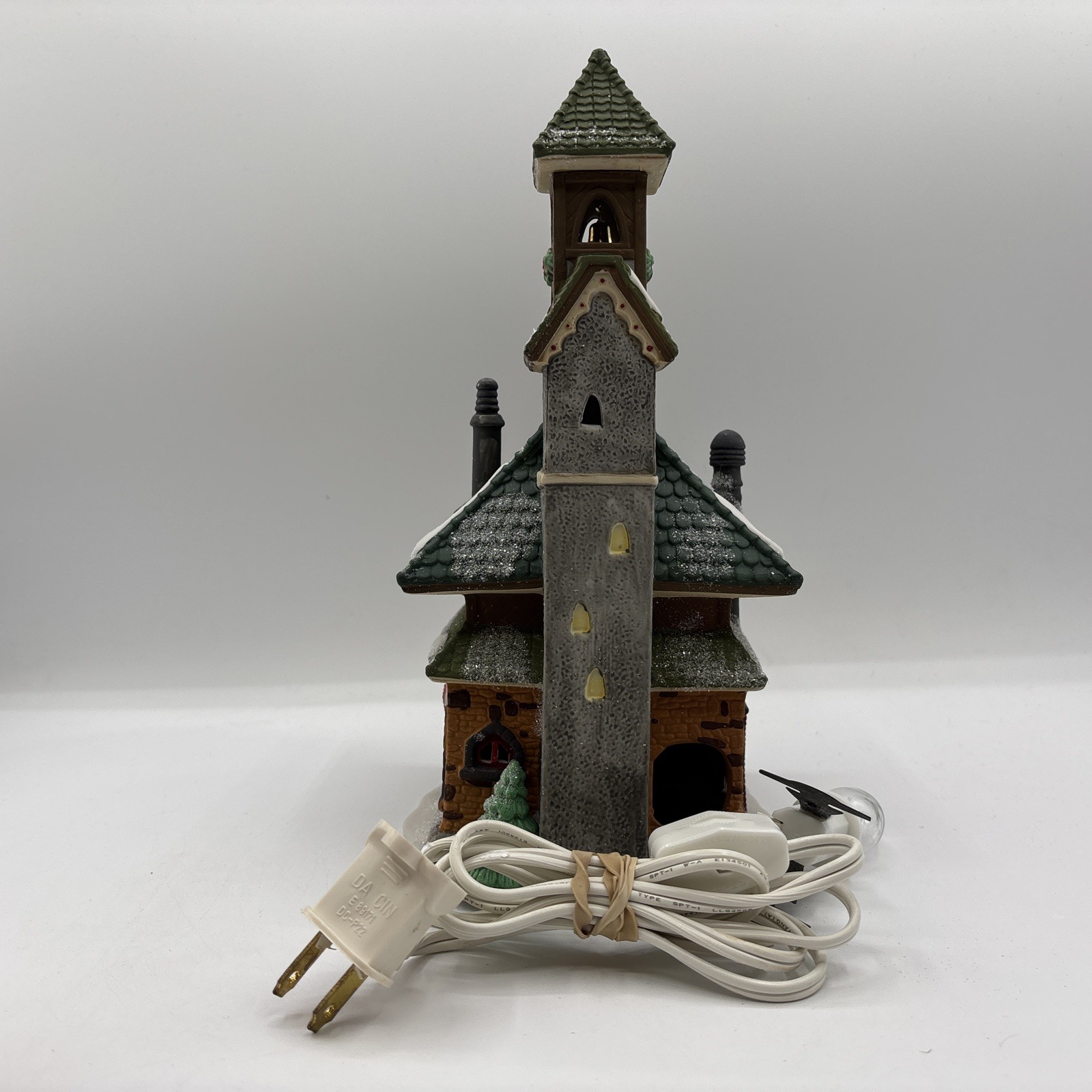 Department 56 1993 Vintage HVC North Pole Series North Pole Chapel 5626-0 Retire