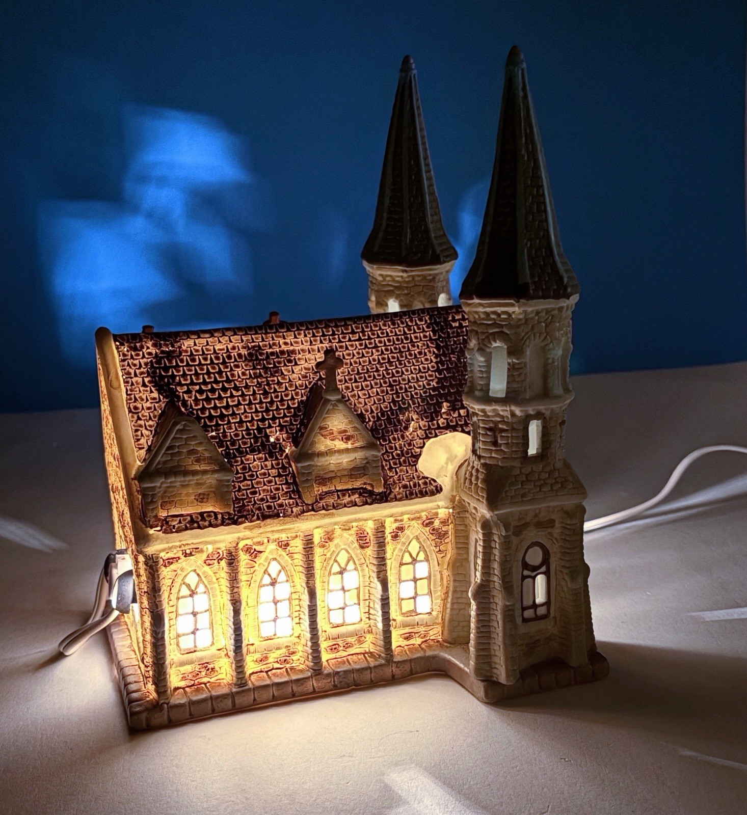 Dickens Keepsake Porcelain Lighted House Cathedral Church Snow Village Lighted